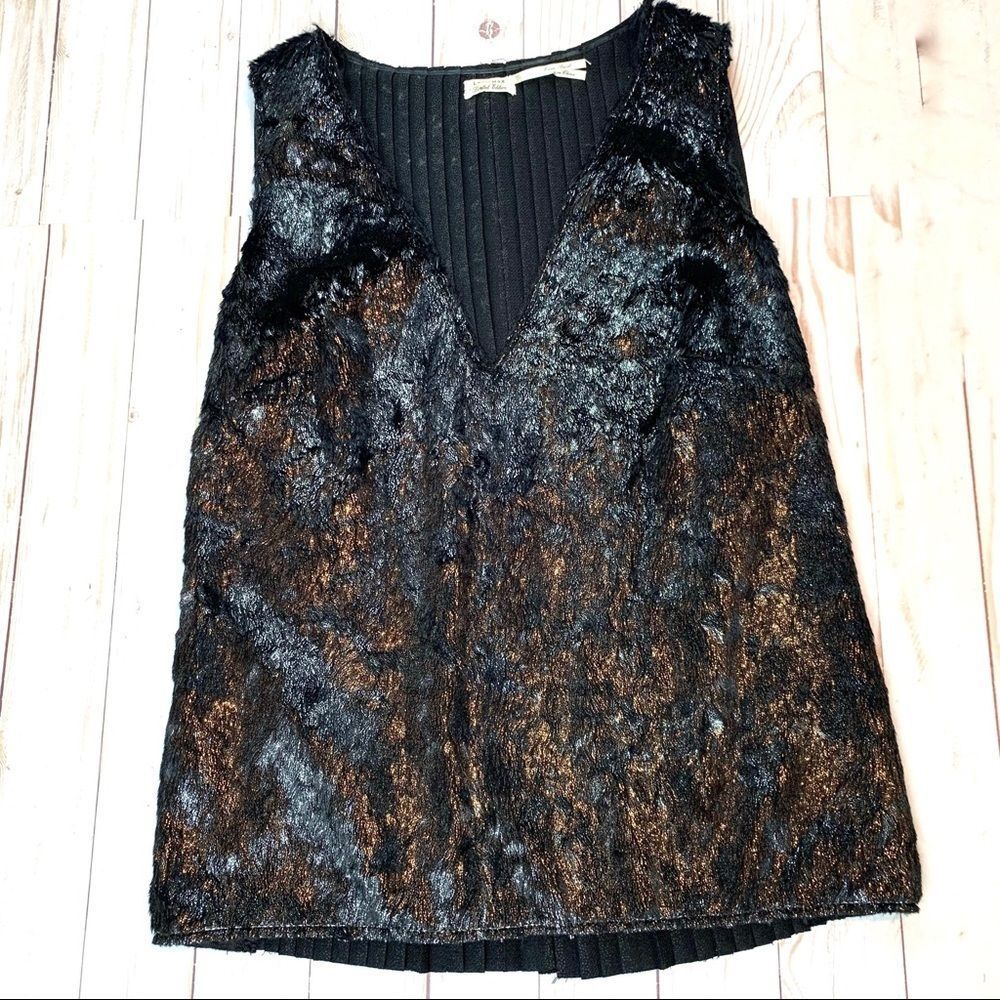 Leon Max Black VNeck Sleeveless Faux Fur Top Sz XS